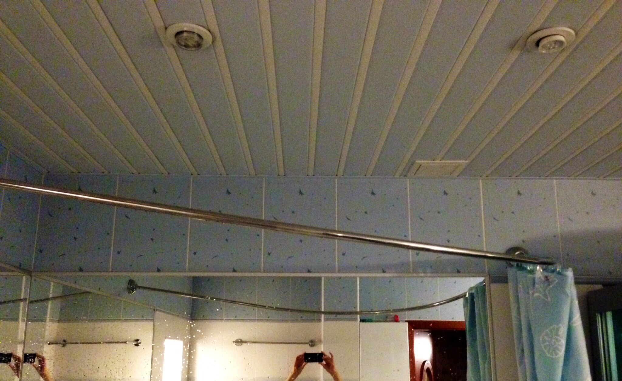 Увеличить Почему провисает карниз